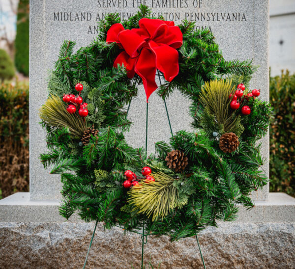 Rome-Artificial-Oregon-Fir-Wreath-Cedar-Berry-Spray_lr Rome-Artificial-Oregon-Fir-Wreath-Cedar-Berry-Spray_lr